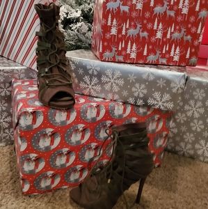 Shoedazzle booties Size 8